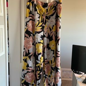 Lulu’s floral split leg pants